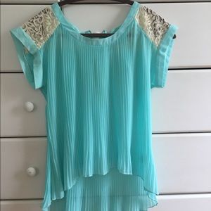 Blue boutique top. Size small